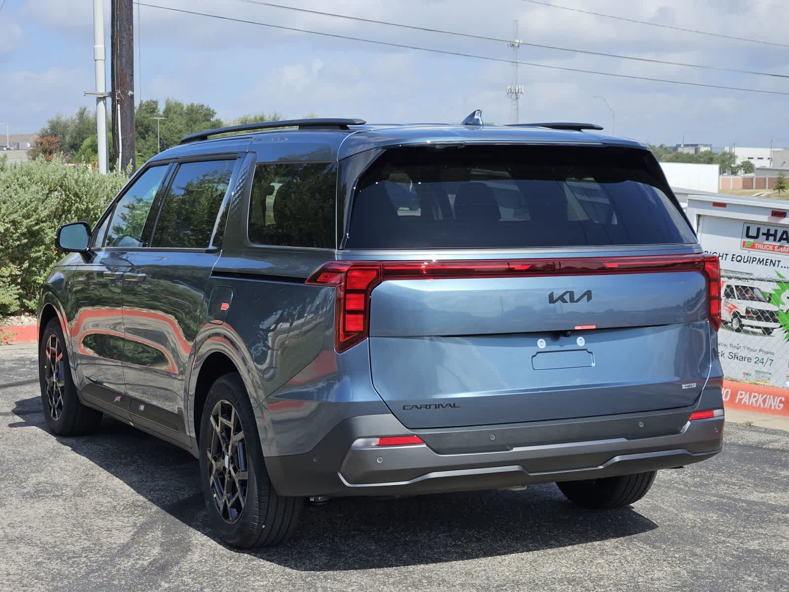 New 2027 Kia Carnival SX w/ Dark Edition Package FWD image 5