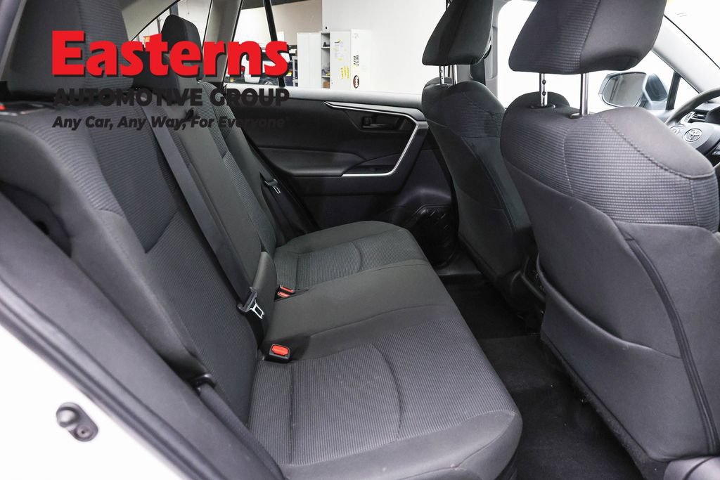 Used 2022 Toyota RAV4 LE AWD/4WD image 23