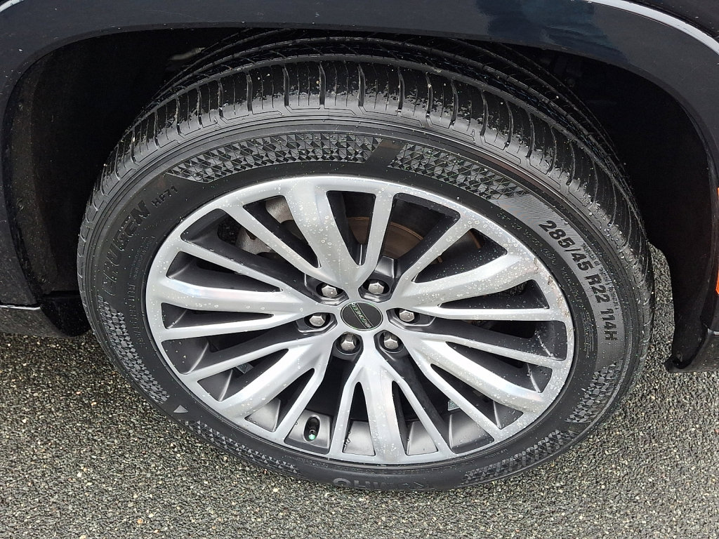 Used 2024 Jeep Grand Wagoneer L Series III image 9