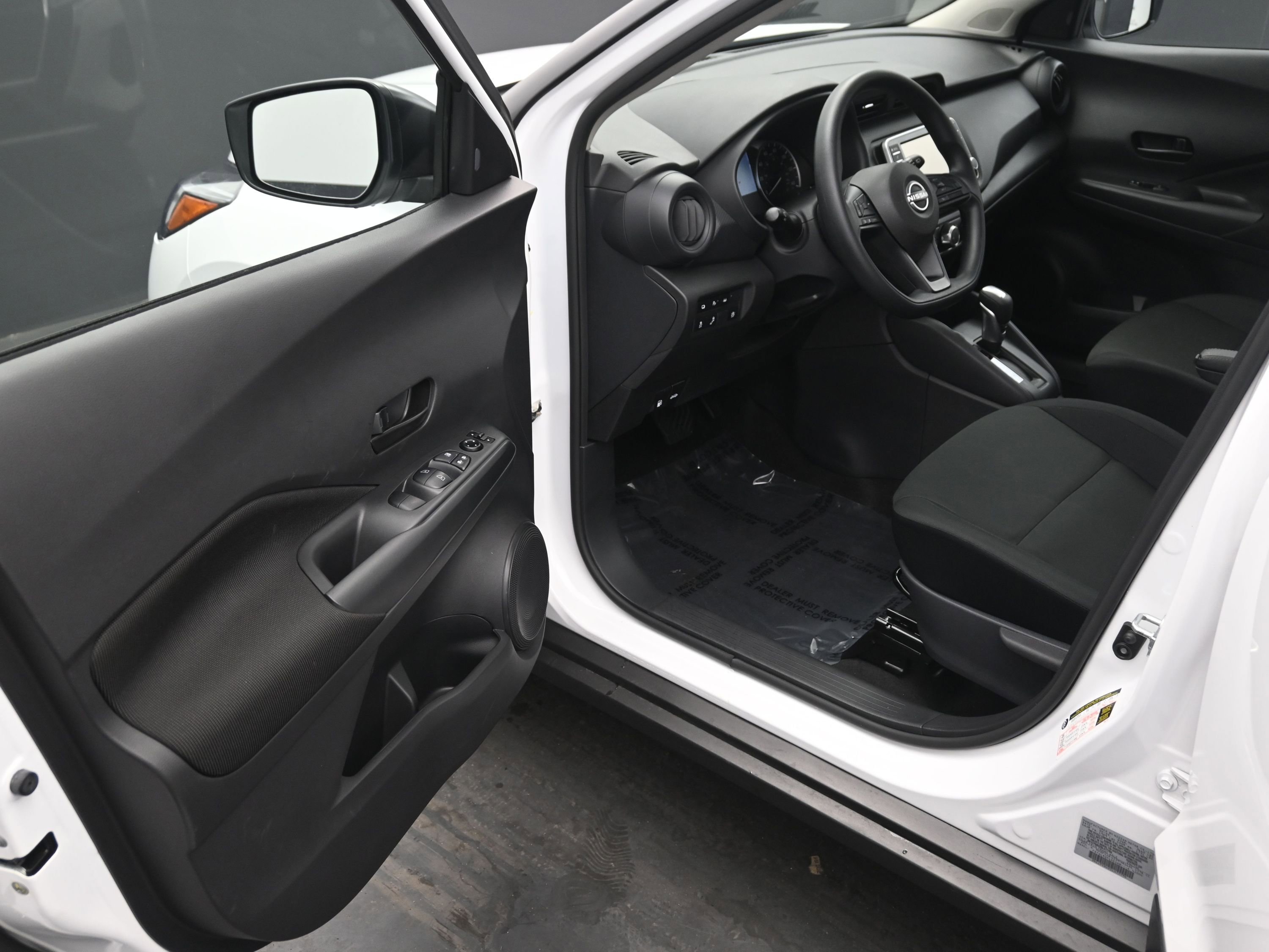 Certified 2025 Nissan Kicks Play S image 12