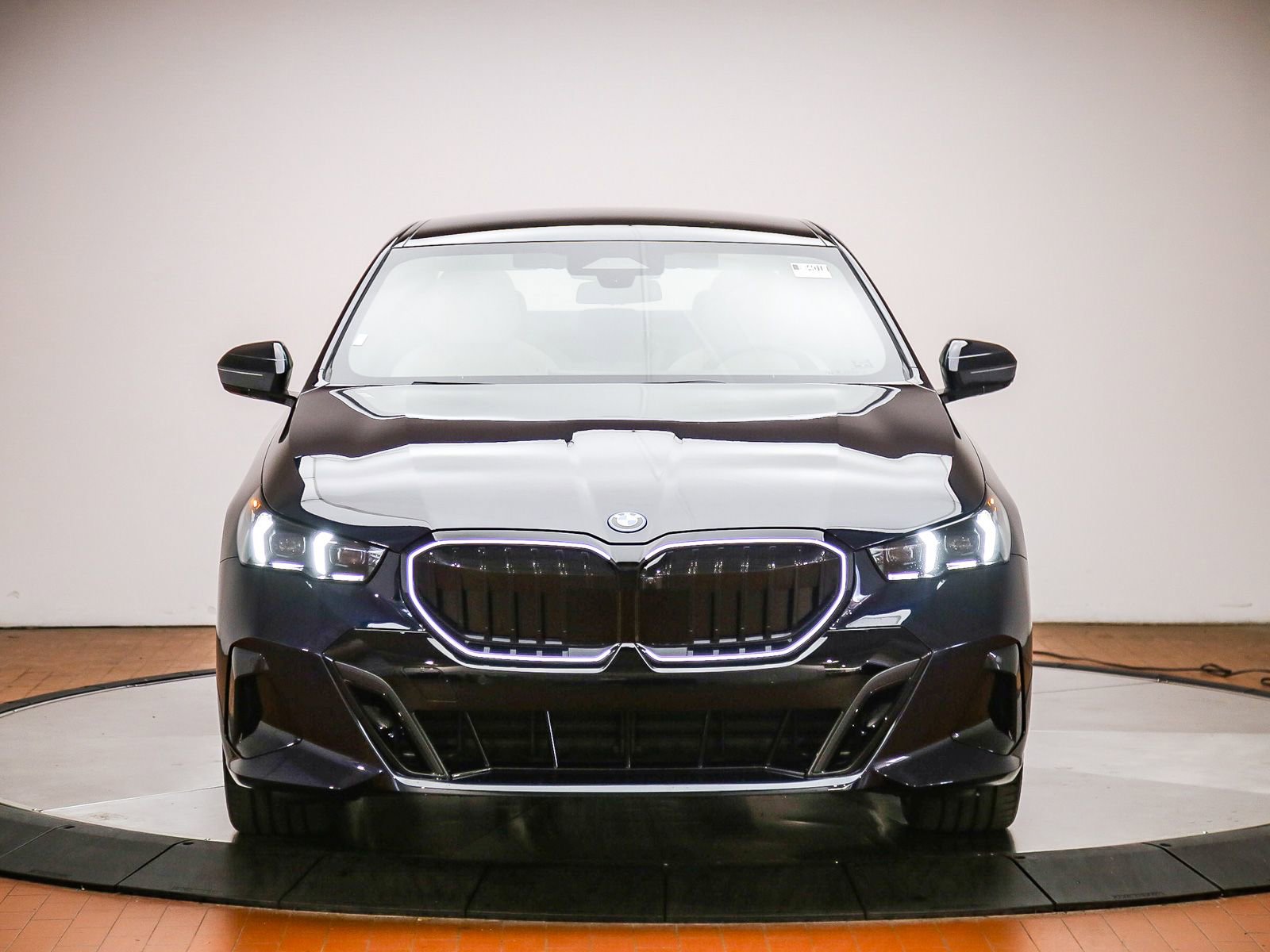 New 2027 BMW 550e xDrive AWD/4WD image 7