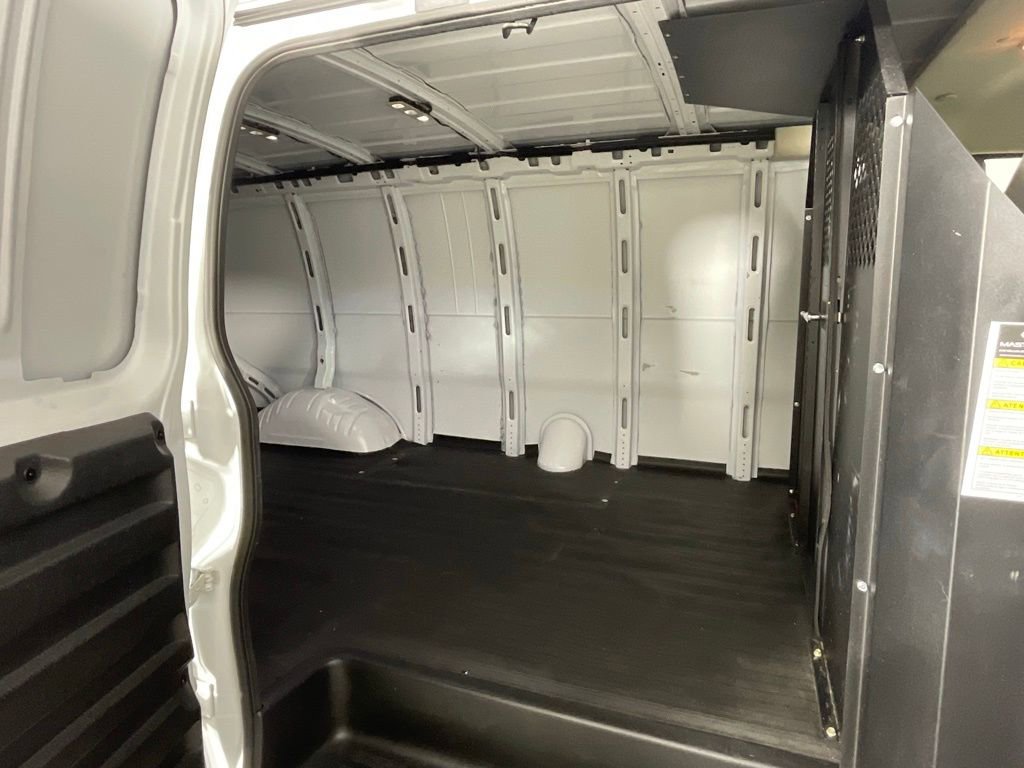 Used 2021 GMC Savana 2500 Extended RWD image 15