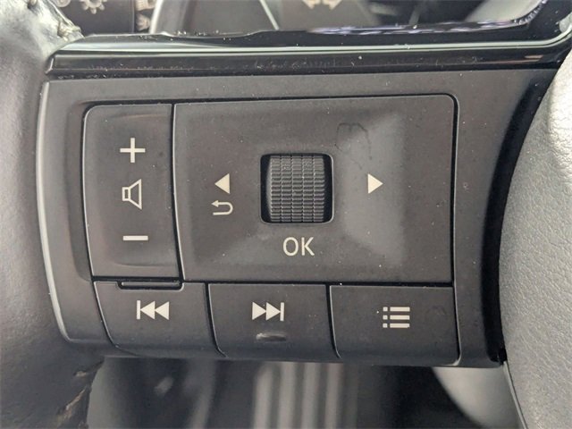 Used 2023 Nissan Pathfinder SL w/ Black Appearance Package image 15