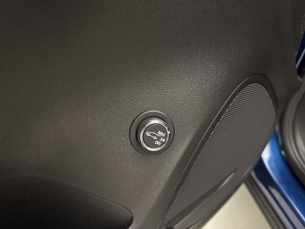 Used 2023 Buick Envision Essence image 26