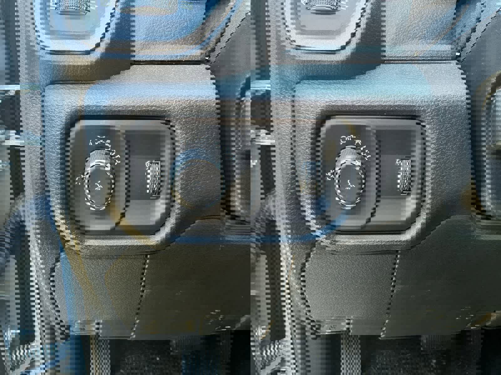 Used 2024 RAM 3500 Tradesman w/ Chrome Appearance Group image 24