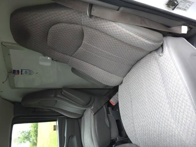 Used 2004 GMC Savana 3500 image 8