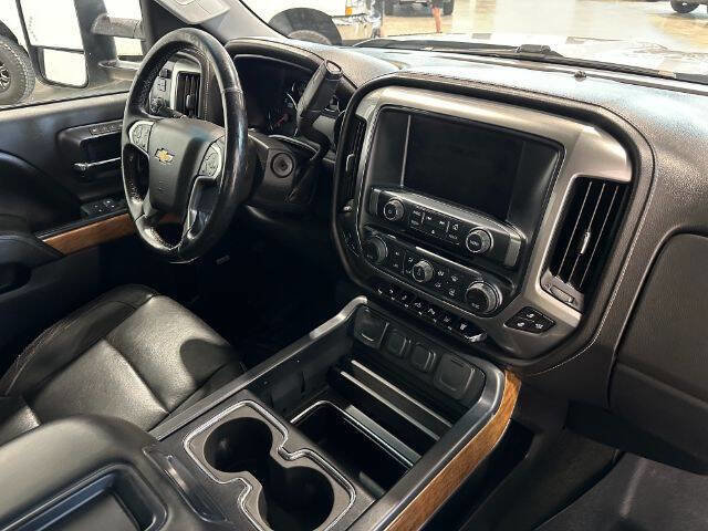 Used 2015 Chevrolet Silverado 2500 LTZ AWD/4WD image 12