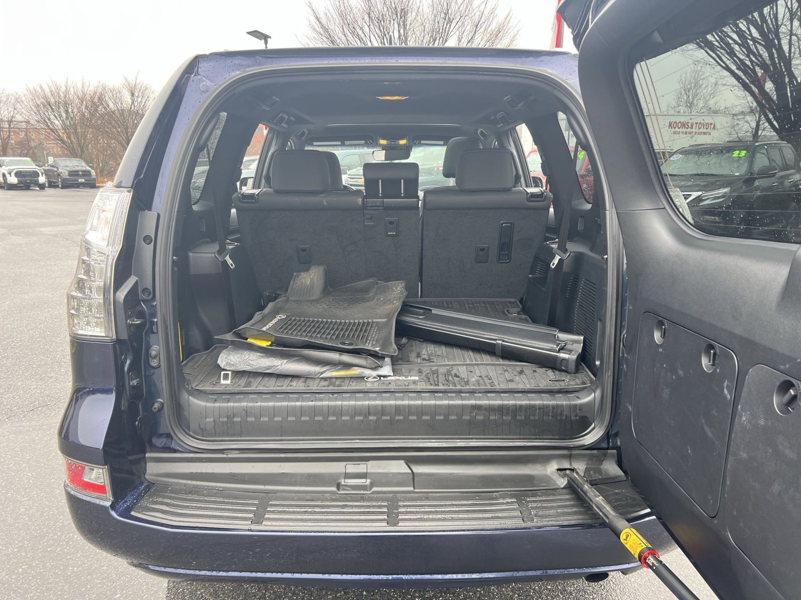 Used 2023 Lexus GX 460 Premium w/ Premium Package image 26