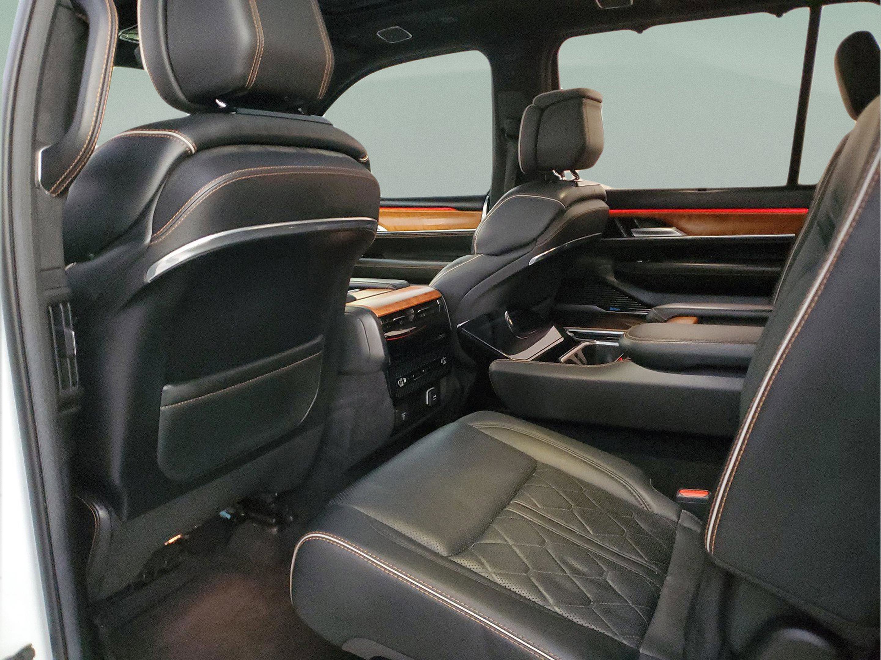 Used 2023 Jeep Grand Wagoneer Series III image 8