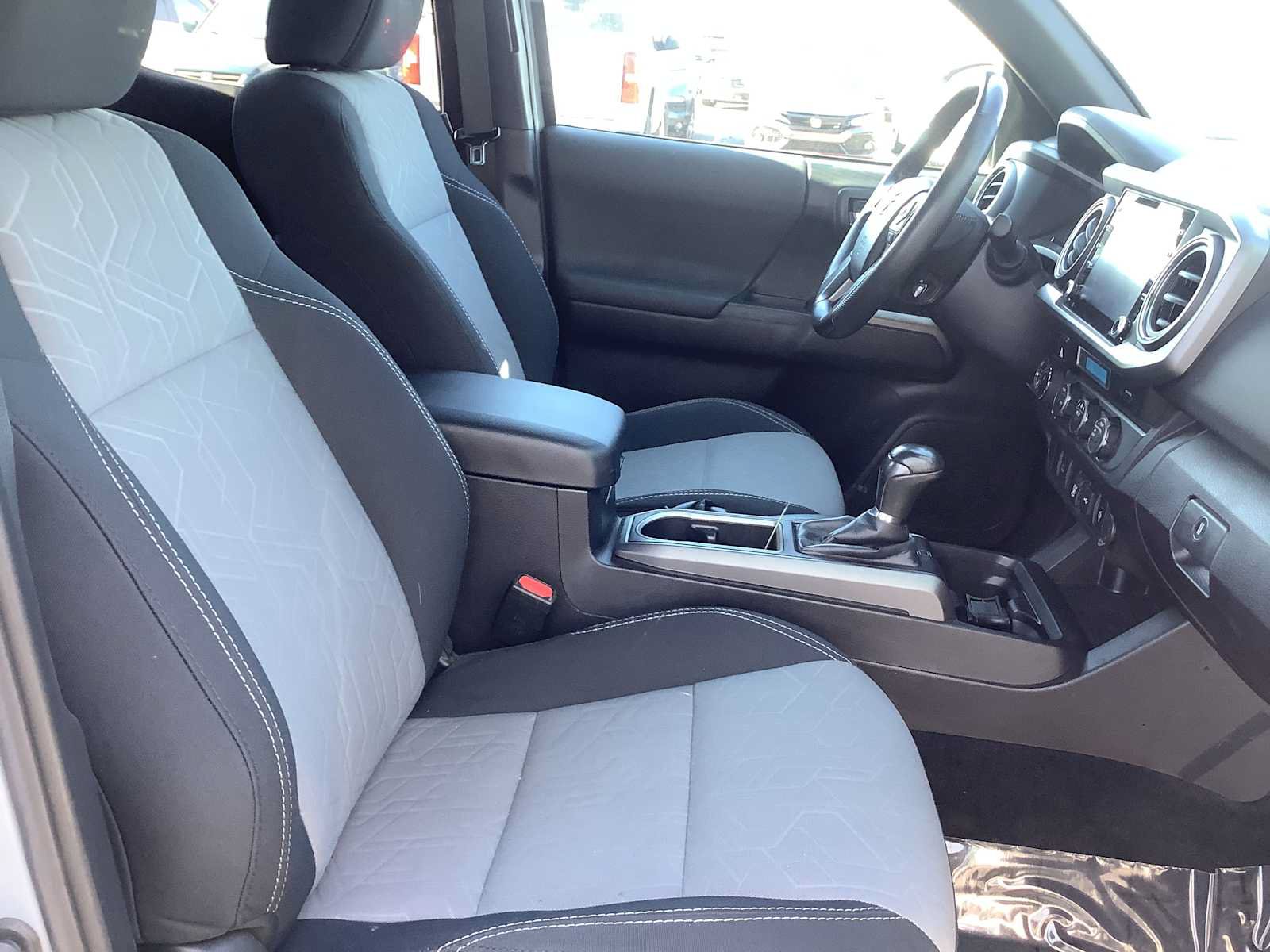 Used 2021 Toyota Tacoma TRD Off-Road AWD/4WD image 15