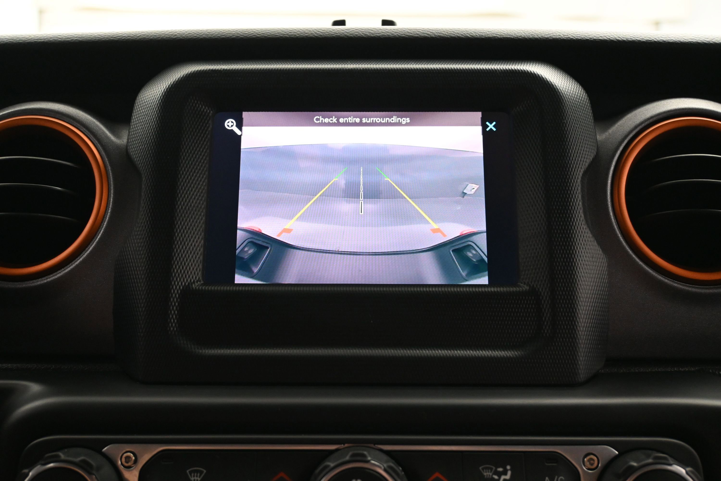 Used 2020 Jeep Gladiator Mojave w/ Trailer Tow Package AWD/4WD image 31