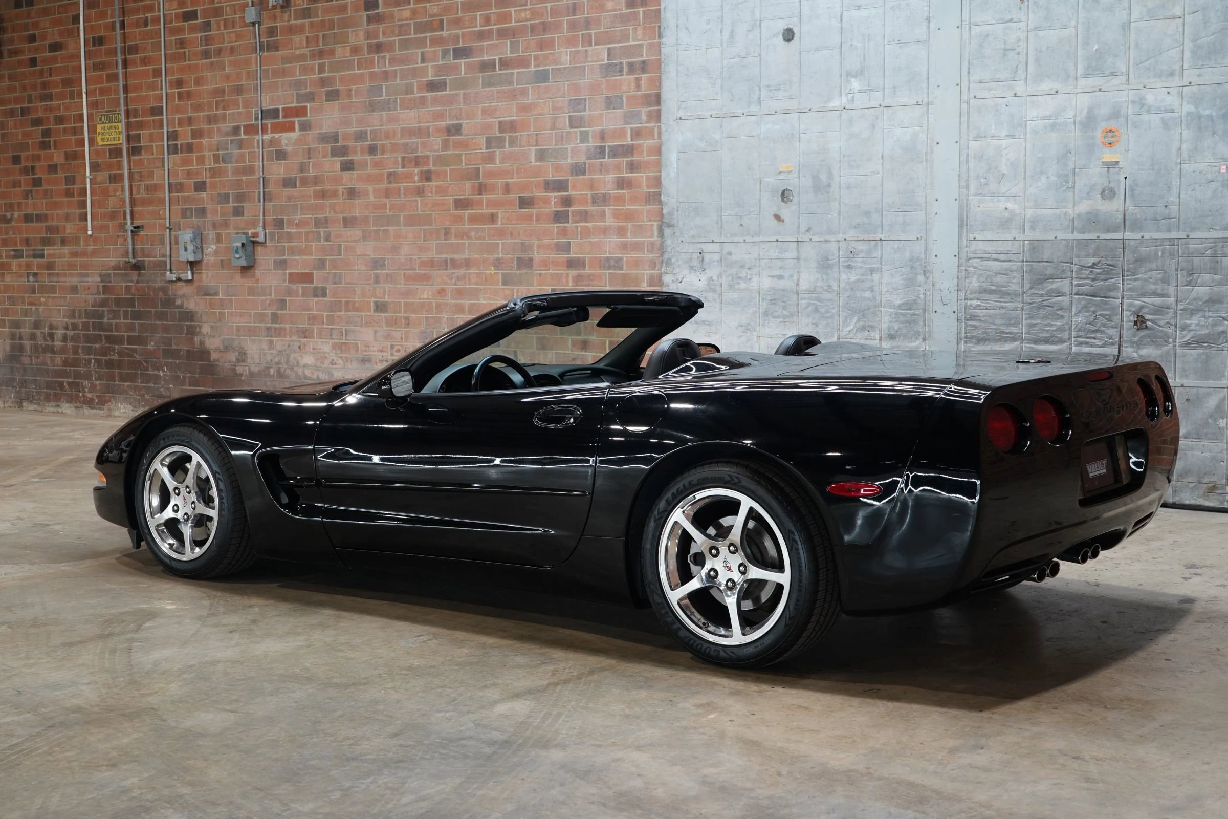 Used 2004 Chevrolet Corvette Convertible w/ Preferred Equipment Group image 12
