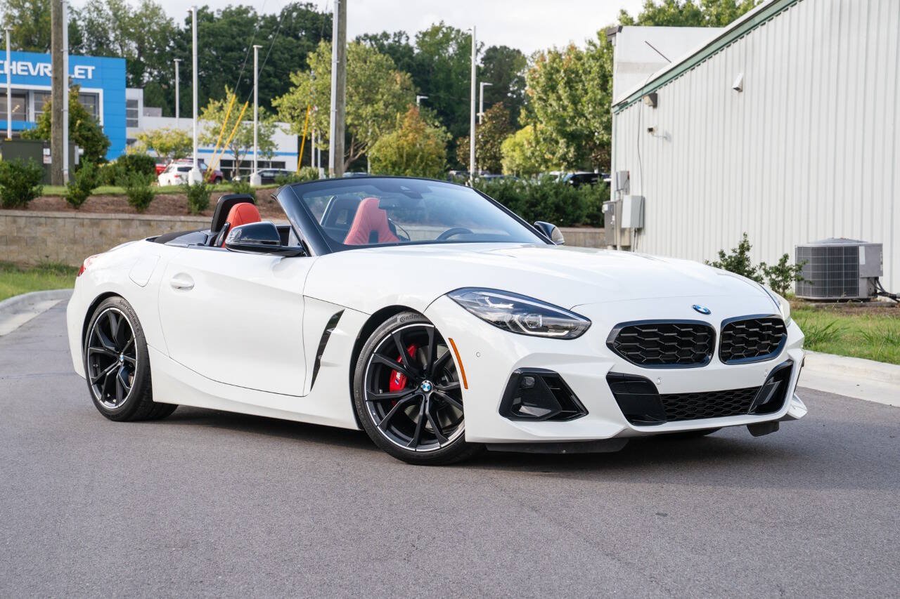 Used 2025 BMW Z4 M40i w/ Edition RWD image 3