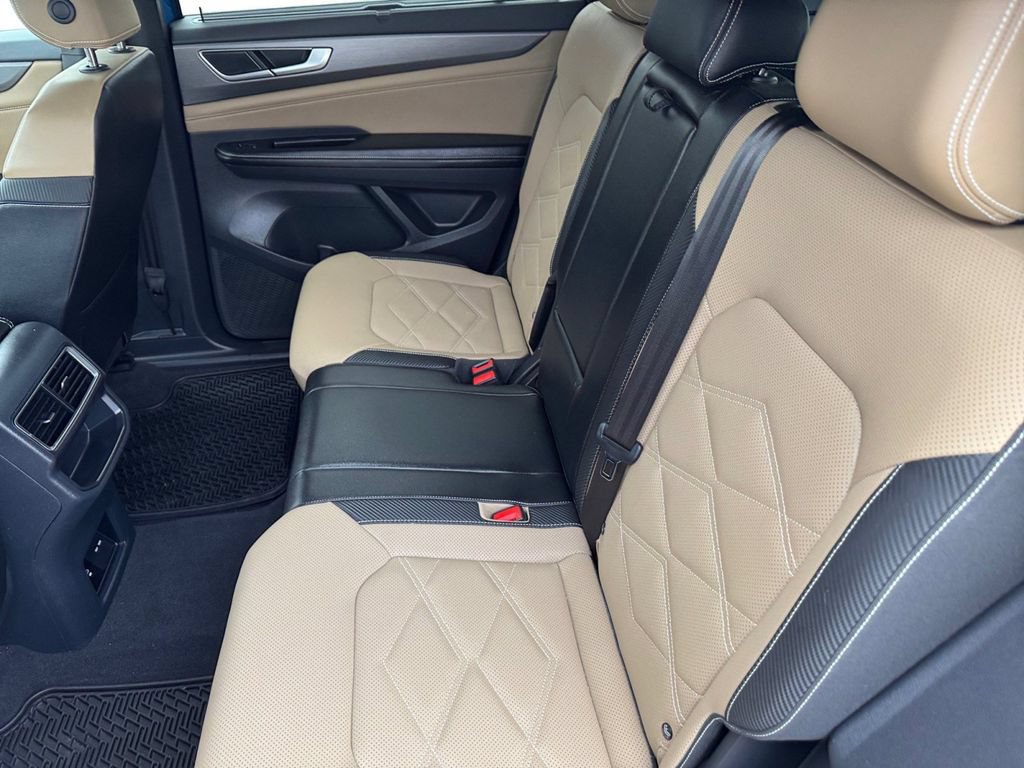 Used 2024 Volkswagen Atlas Cross Sport SE FWD image 13