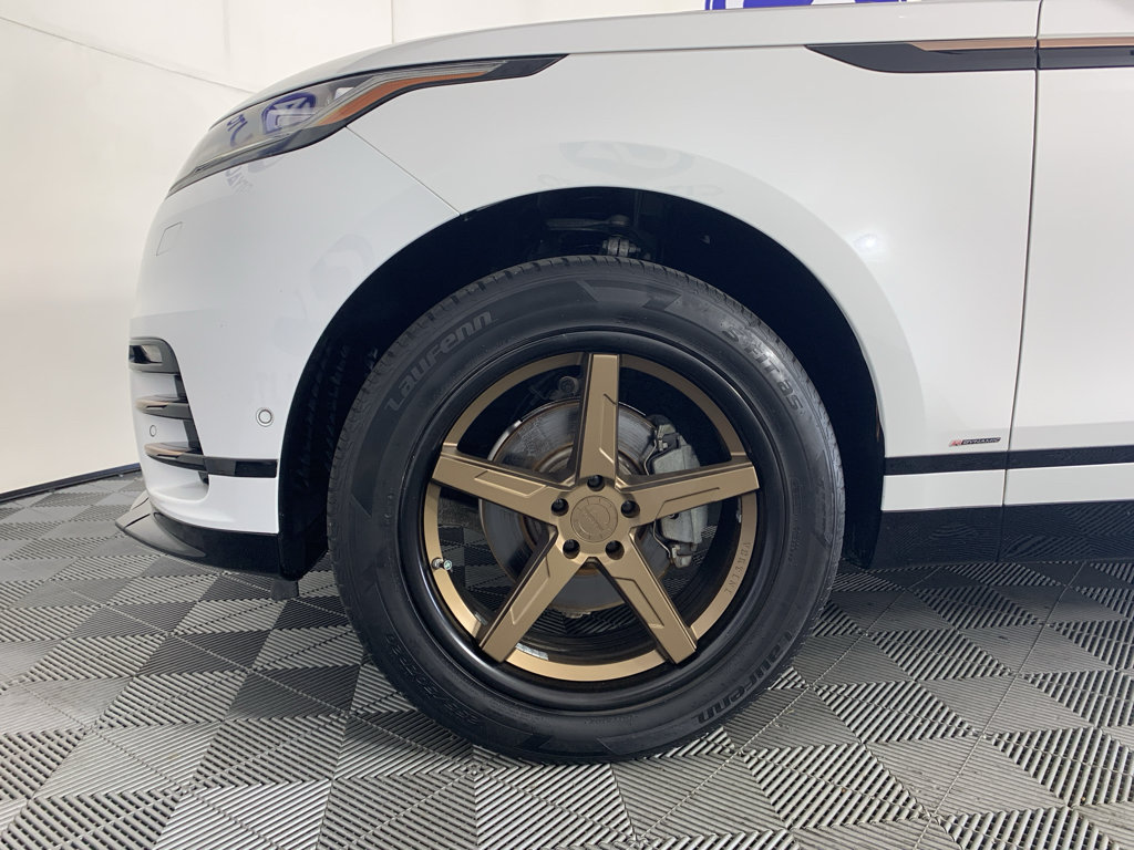Used 2018 Land Rover Range Rover Velar R-Dynamic SE AWD/4WD image 11