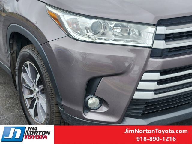 Used 2019 Toyota Highlander XLE image 10