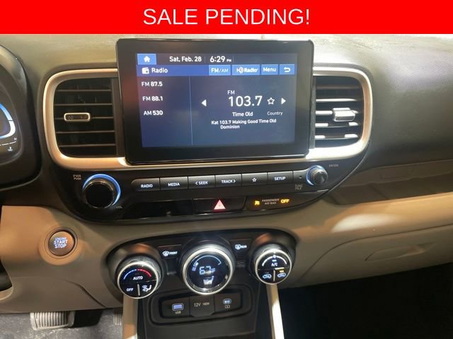 Used 2025 Hyundai Venue SEL image 17