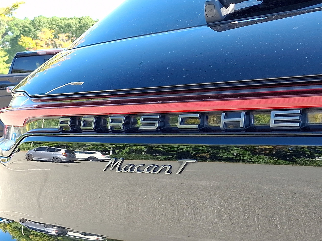 Used 2023 Porsche Macan Turbo AWD/4WD image 31