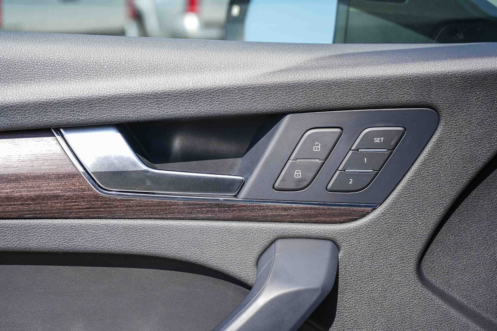 Used 2023 Audi Q5 e Premium w/ Convenience Package AWD/4WD image 31
