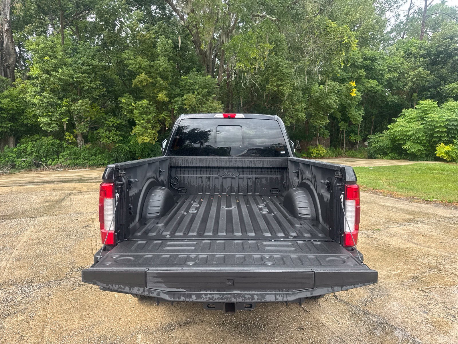 Used 2019 Ford F350 Platinum w/ Platinum Ultimate Package AWD/4WD image 9