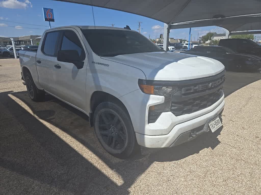 Used 2022 Chevrolet Silverado 1500 Custom RWD image 2