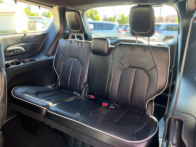 Used 2023 Chrysler Pacifica Limited w/ Uconnect Theater Family Group AWD/4WD image 7