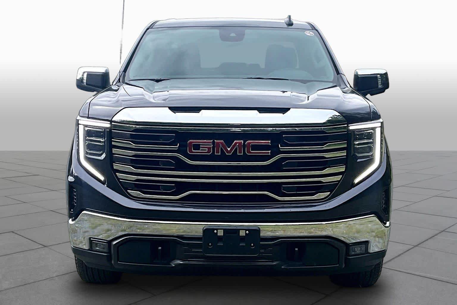 Used 2026 GMC Sierra 1500 SLT AWD/4WD image 4