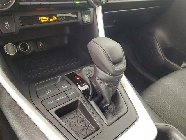 Used 2022 Toyota RAV4 XLE image 30