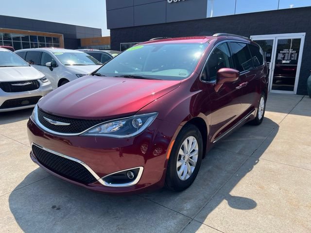 Certified 2017 Chrysler Pacifica Touring-L FWD image 3