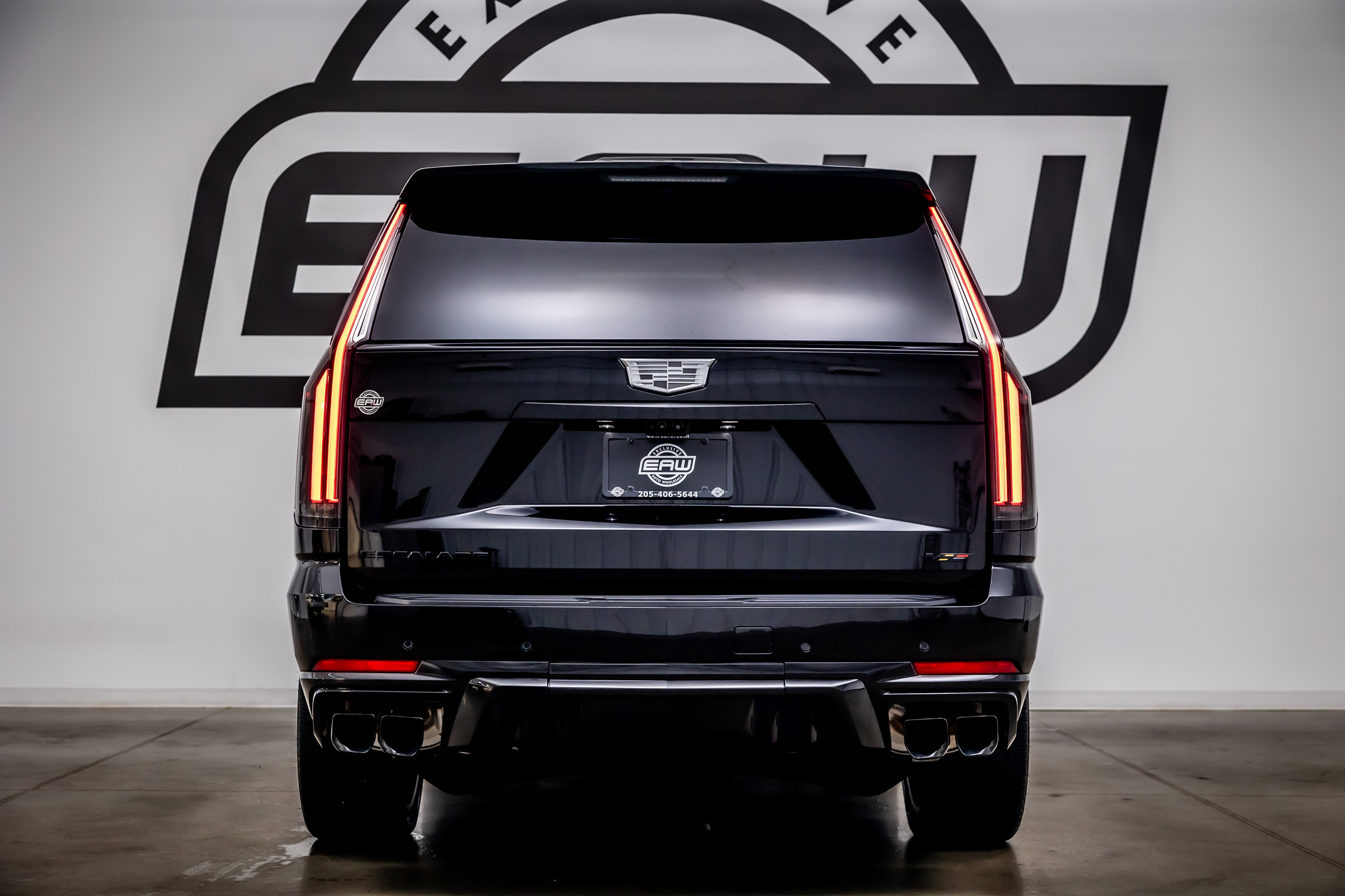 Used 2025 Cadillac Escalade V w/ LPO, ONYX Package AWD/4WD image 10