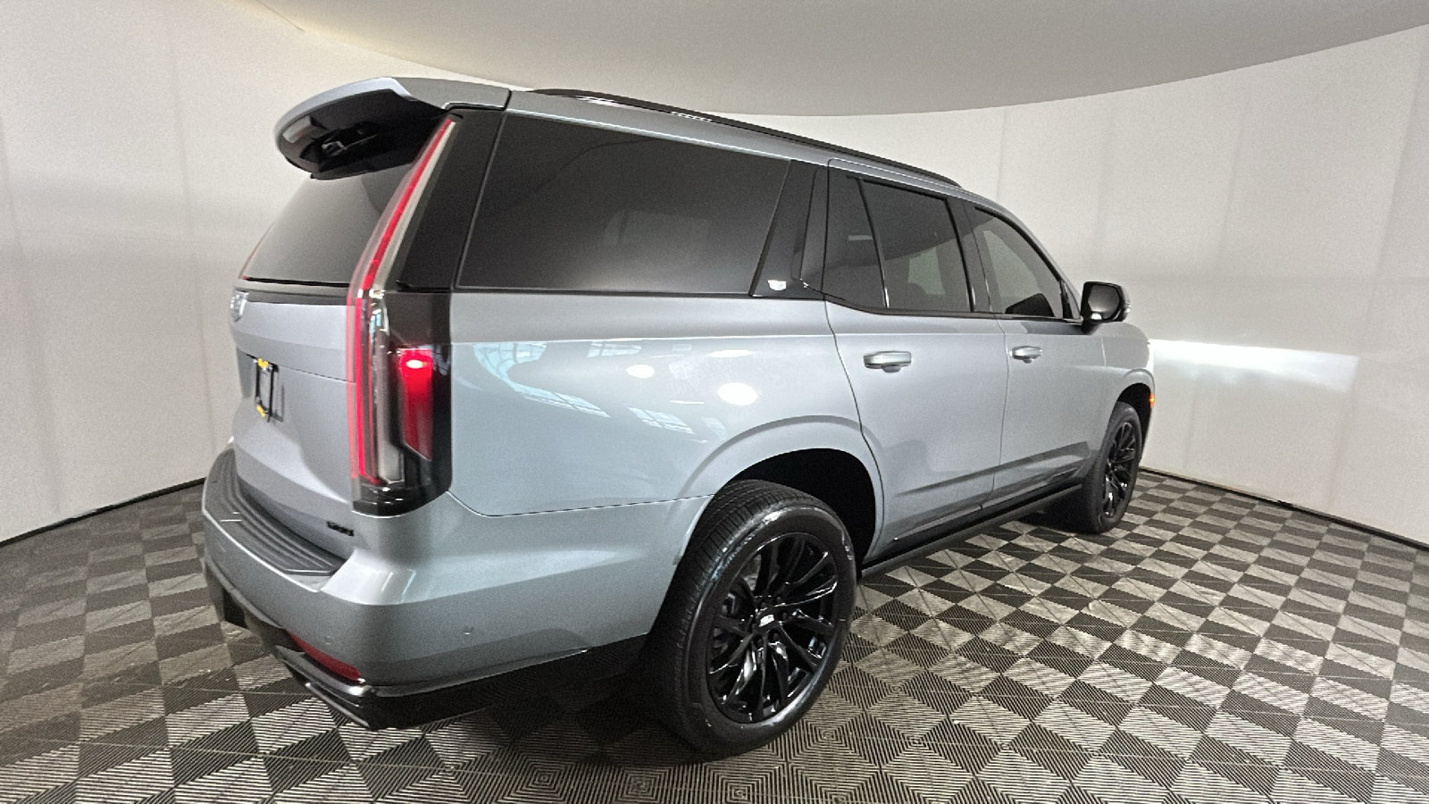 Used 2023 Cadillac Escalade Sport Platinum w/ LPO, ONYX Package AWD/4WD image 3