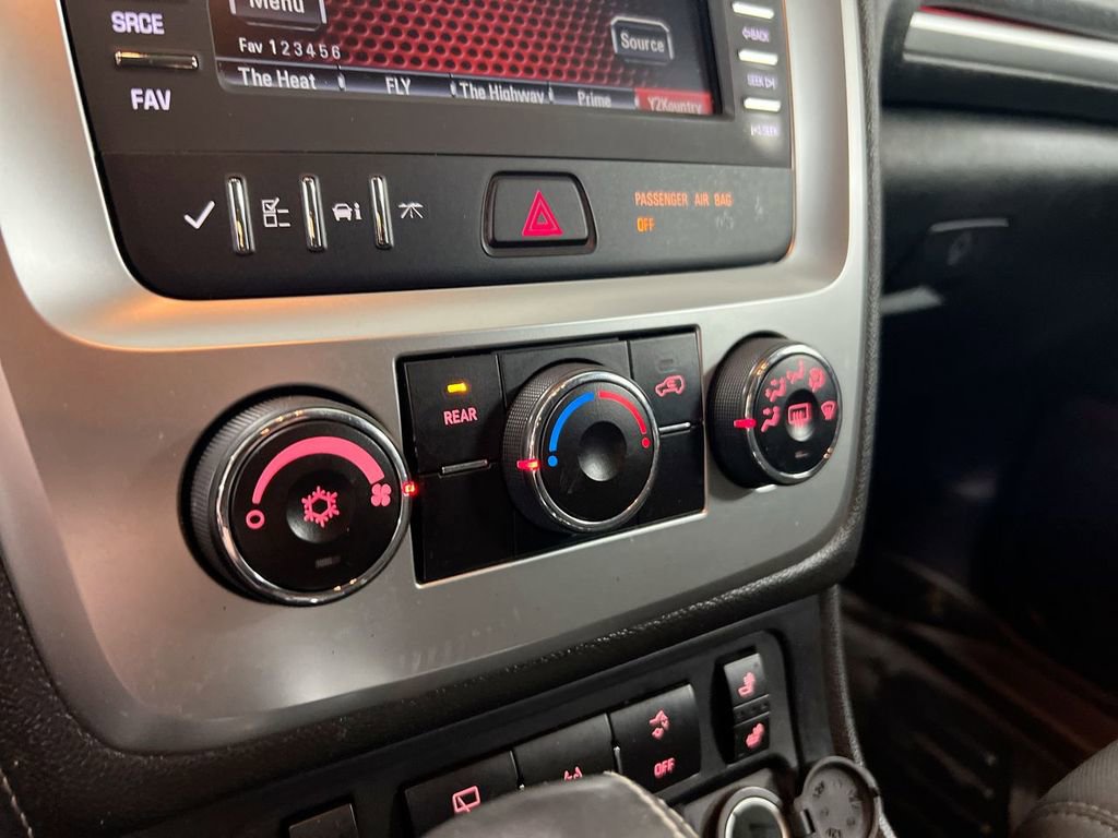Used 2015 GMC Acadia SLE image 16
