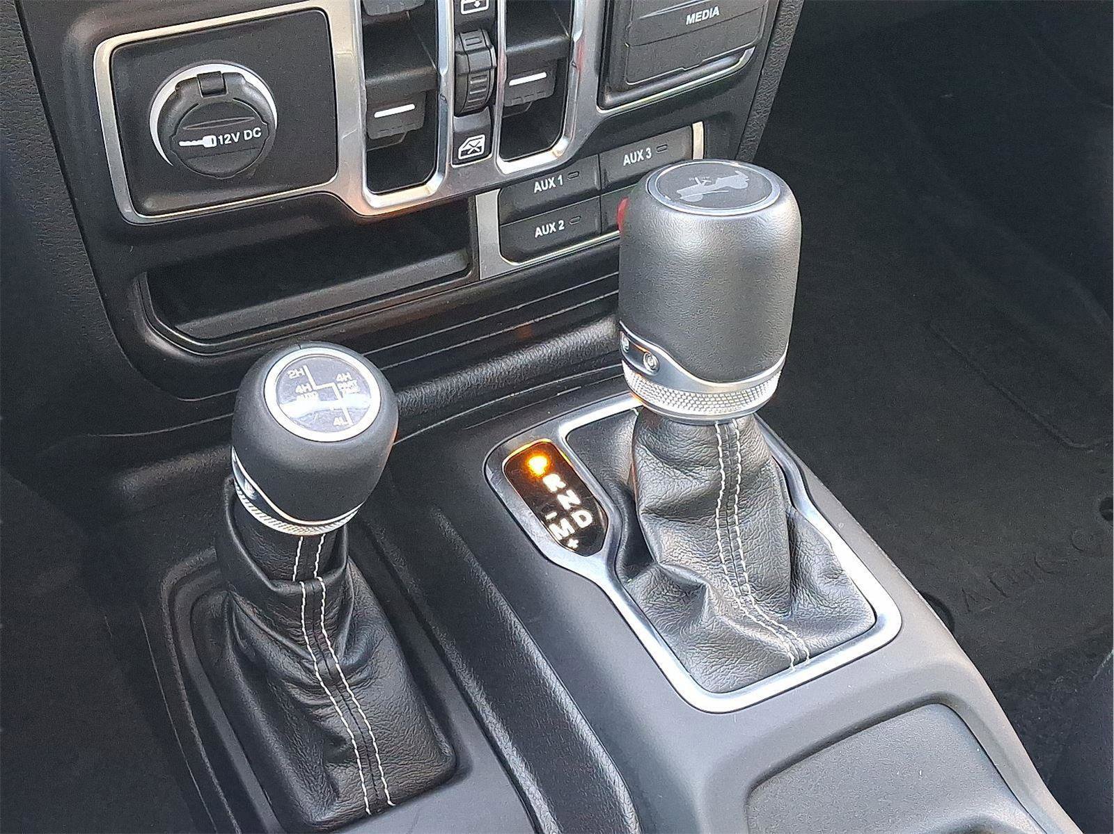 Used 2023 Jeep Wrangler Sahara w/ Cold Weather Group image 15