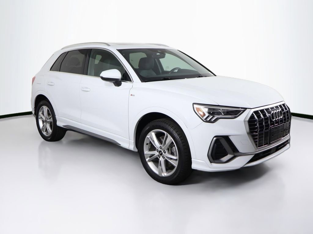 Certified 2023 Audi Q3 2.0T Premium Plus image 3