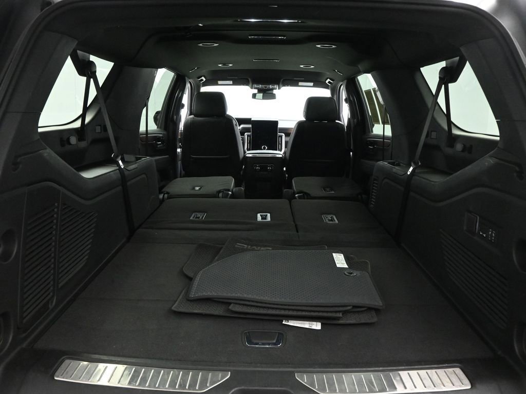 Used 2025 GMC Yukon XL Denali image 29