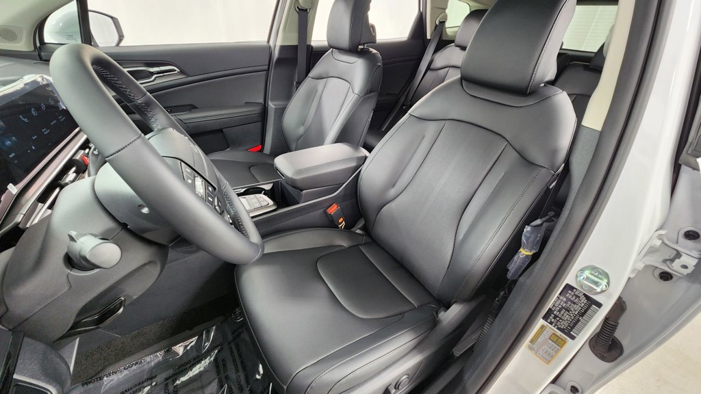 New 2026 Kia Sportage EX w/ EX Panorama Roof Package FWD image 10
