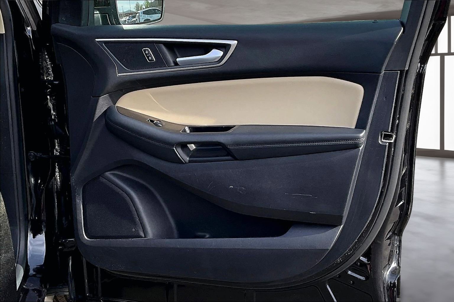 Used 2020 Ford Edge SEL w/ Cold Weather Package image 28