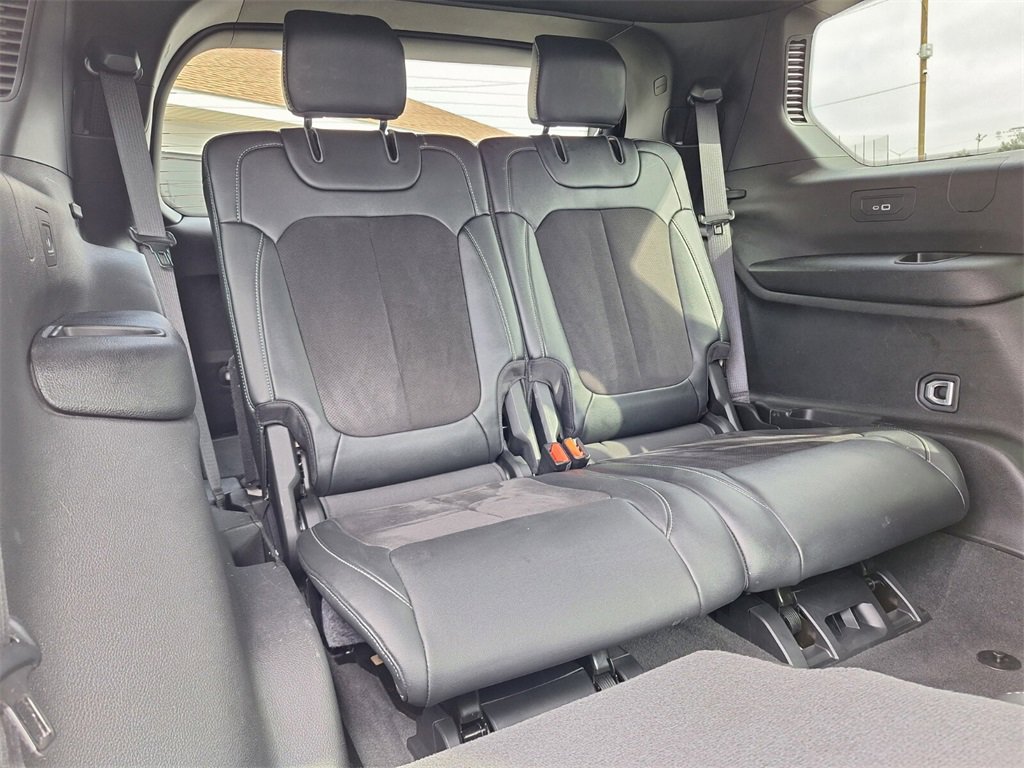 Used 2023 Jeep Grand Cherokee L Laredo image 30