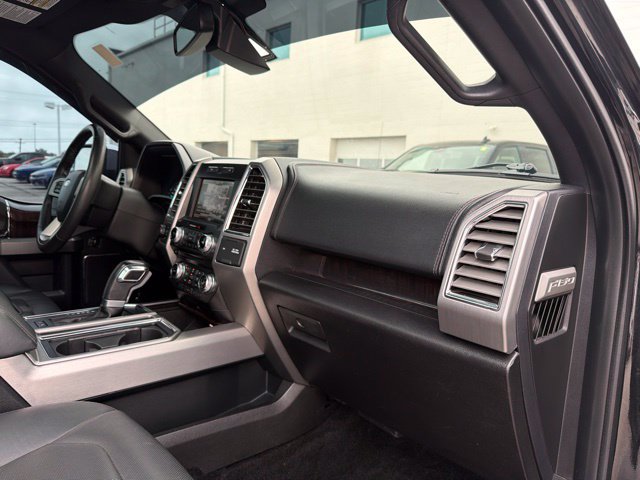 Used 2015 Ford F150 Platinum w/ Equipment Group 701A Luxury AWD/4WD image 24