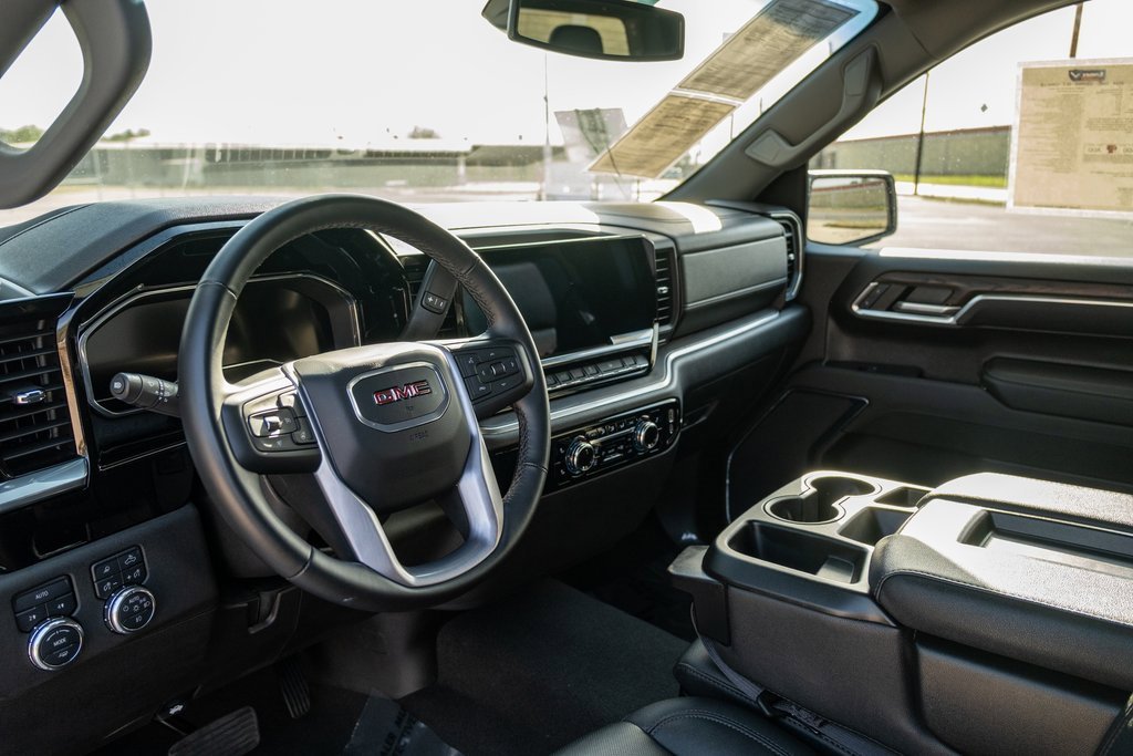 Used 2024 GMC Sierra 1500 SLT image 15