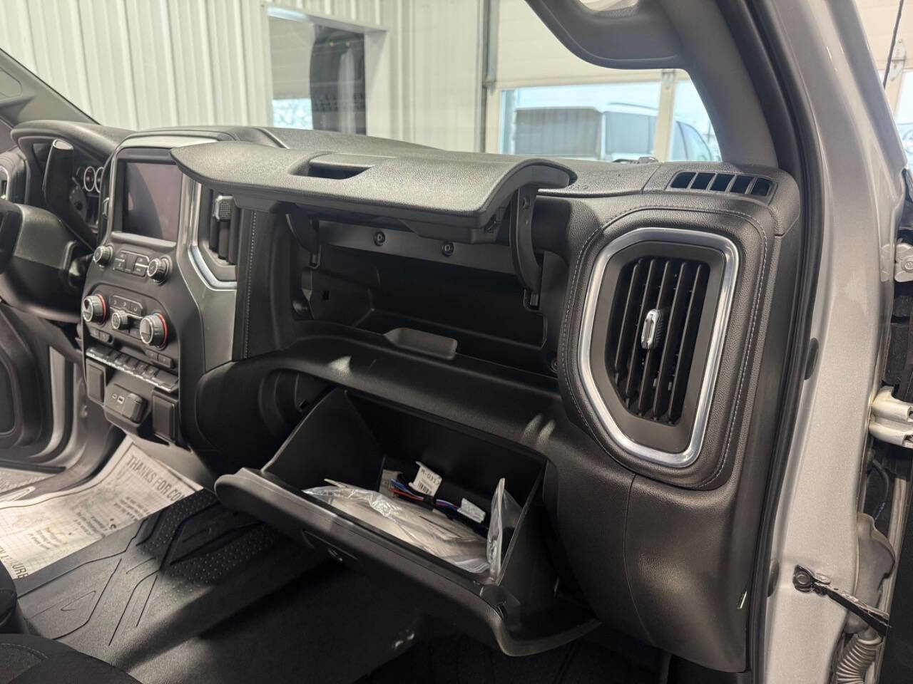 Used 2021 Chevrolet Silverado 1500 LT image 20