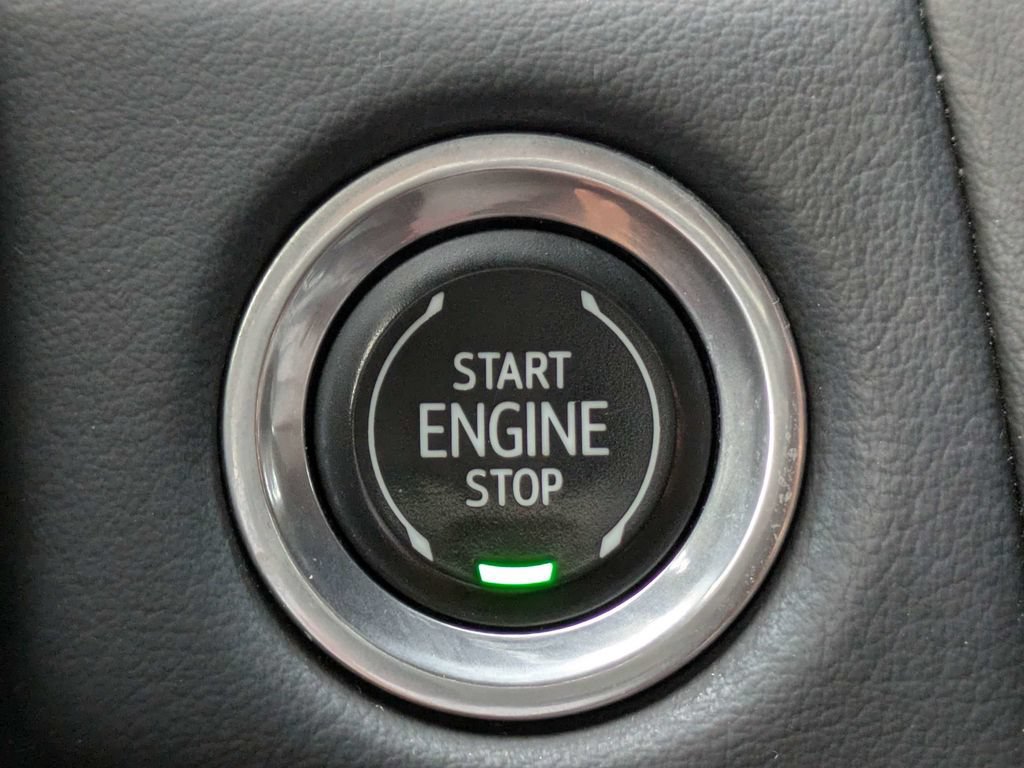 Used 2023 Chevrolet Suburban Premier AWD/4WD image 28