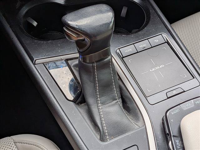 Used 2019 Lexus UX 200 w/ Premium Package FWD image 11