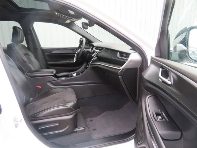 Used 2023 Jeep Grand Cherokee Altitude AWD/4WD image 25