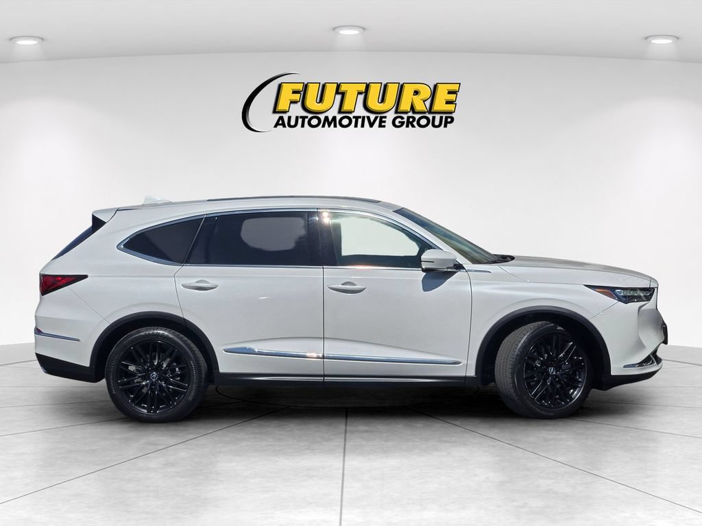 Used 2023 Acura MDX SH-AWD image 3