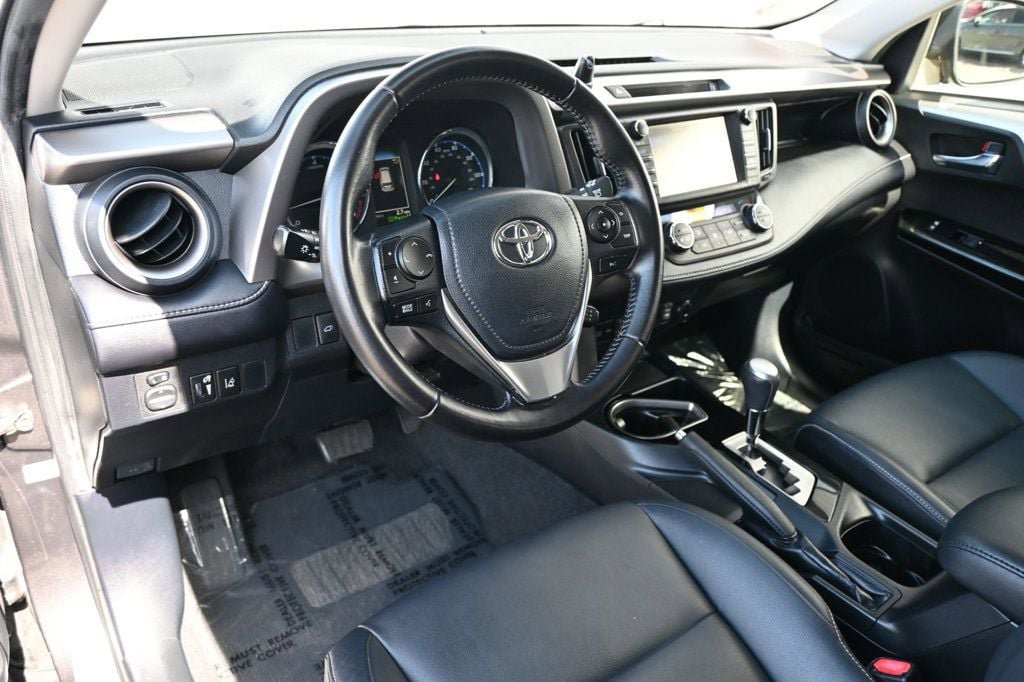 Used 2016 Toyota RAV4 Limited FWD image 8