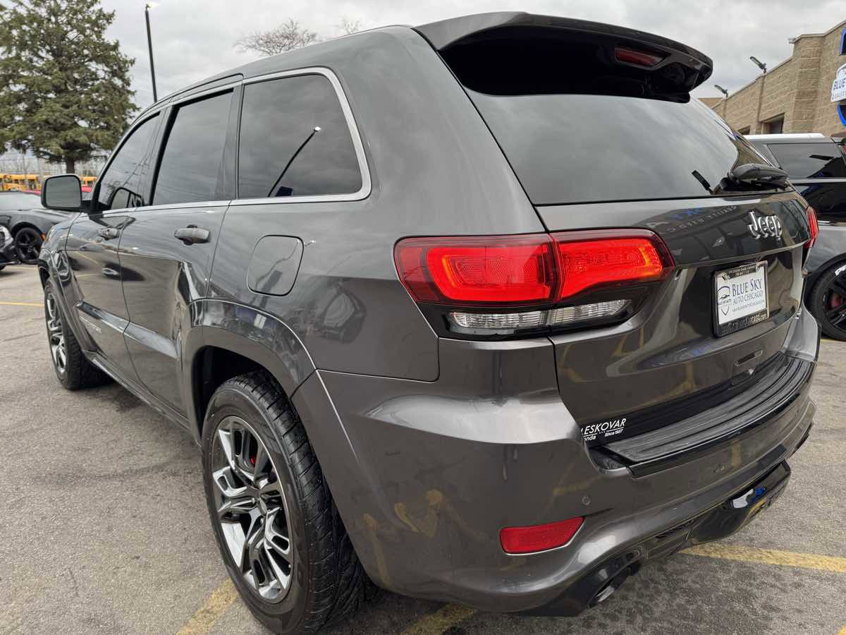 Used 2015 Jeep Grand Cherokee SRT w/ Luxury Group II AWD/4WD image 9