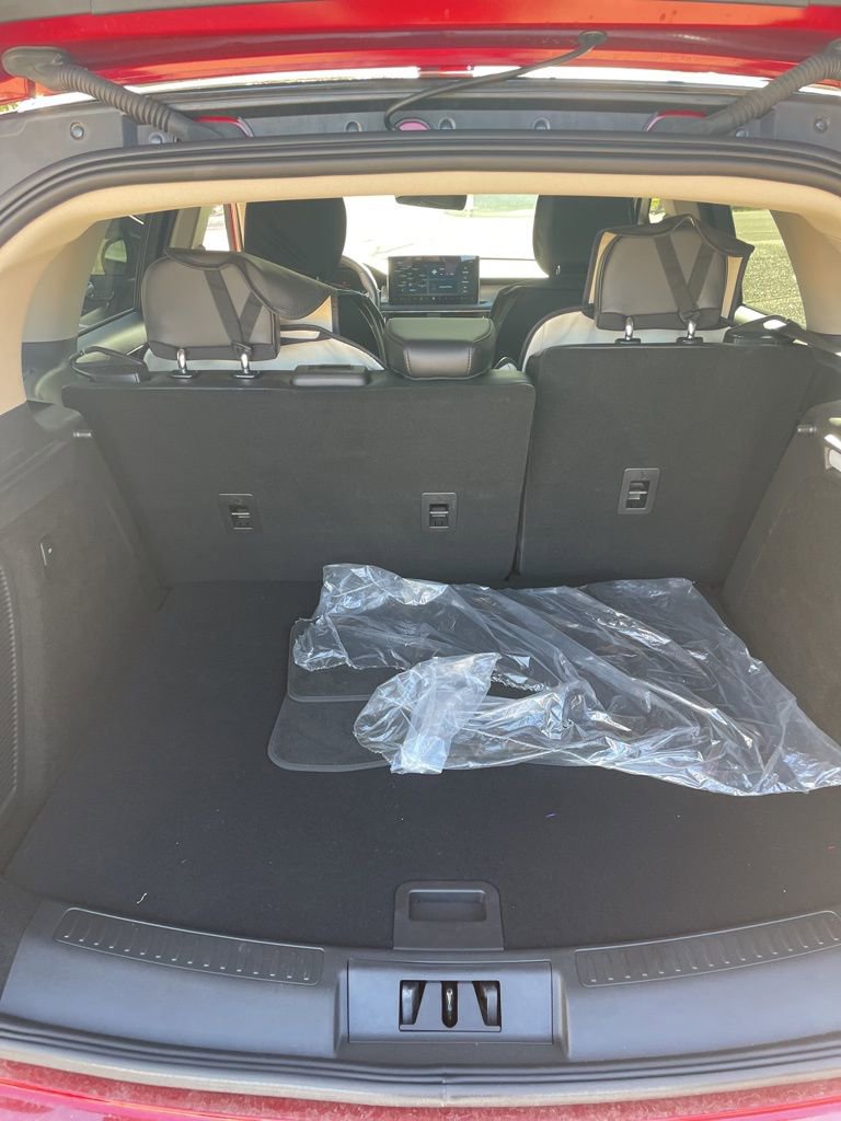 Used 2025 Lincoln Corsair AWD w/ Equipment Group 101A image 15