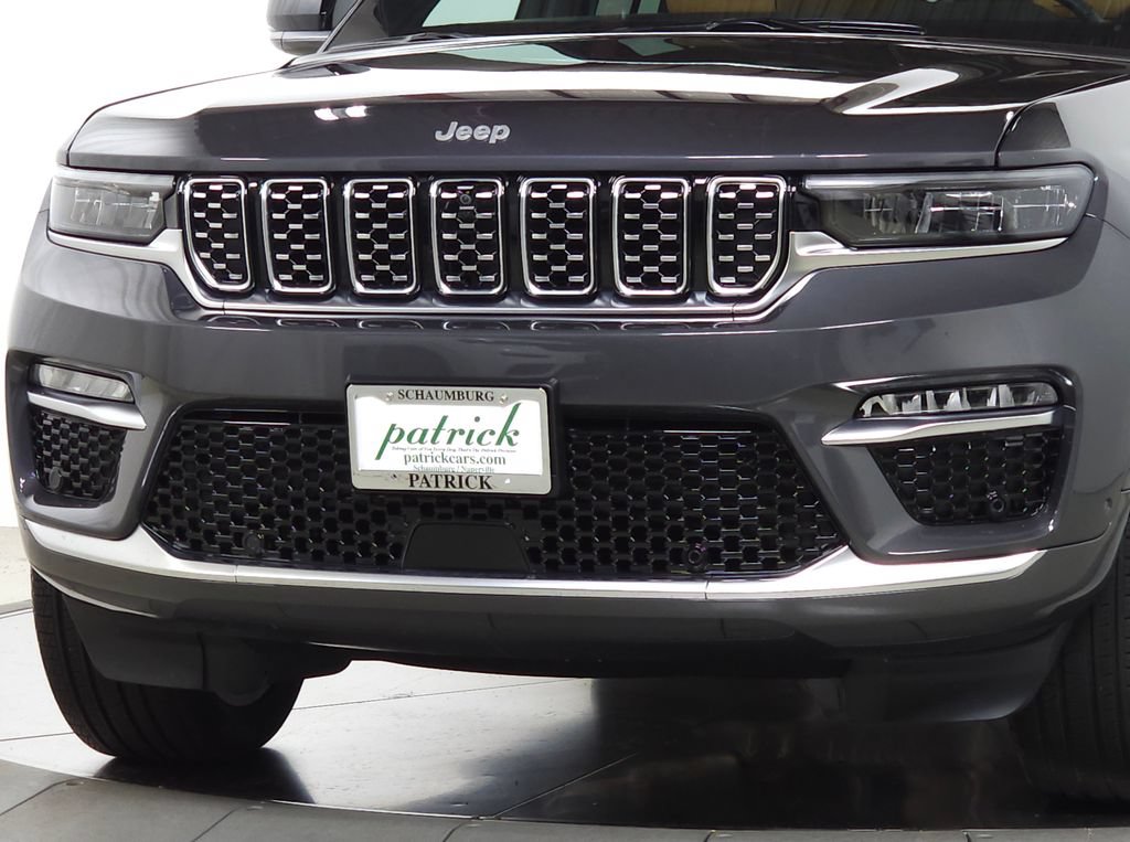 Used 2025 Jeep Grand Cherokee Summit AWD/4WD image 3