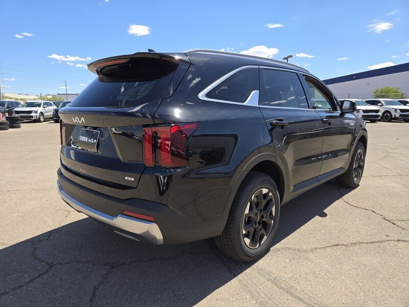 New 2026 Kia Sorento S AWD/4WD image 3
